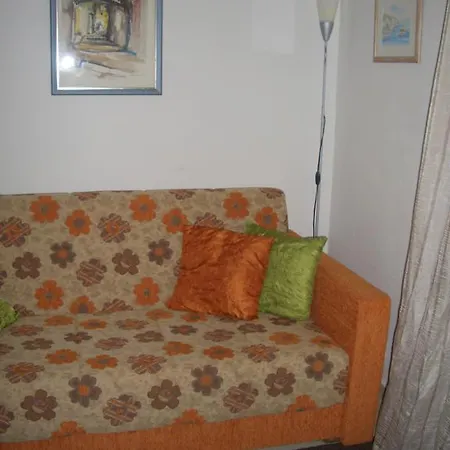 Sara Apartment *
